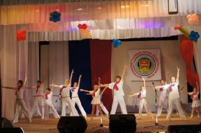 Фестиваль открыл образцовый танцевальный коллектив &#171;Акварель&#187; ДК&nbsp;химиков г. Дзержинска