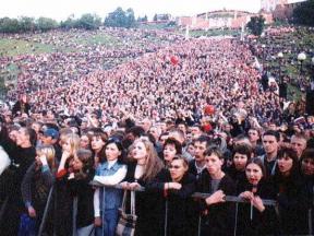 По официальным данным заключительный гала-концерт фестиваля собрал на Нижневолжской набережной около 50 тыс. зрителей